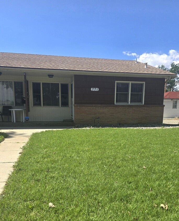 Primary Photo - 771 Kennedy Ave