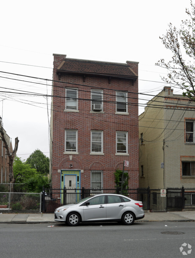 Primary Photo - 1848 White Plains