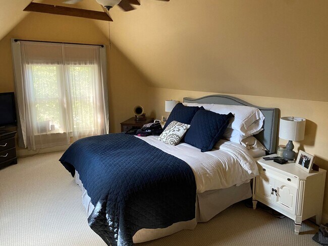 Foto del edificio - 1928 W Berenice Ave