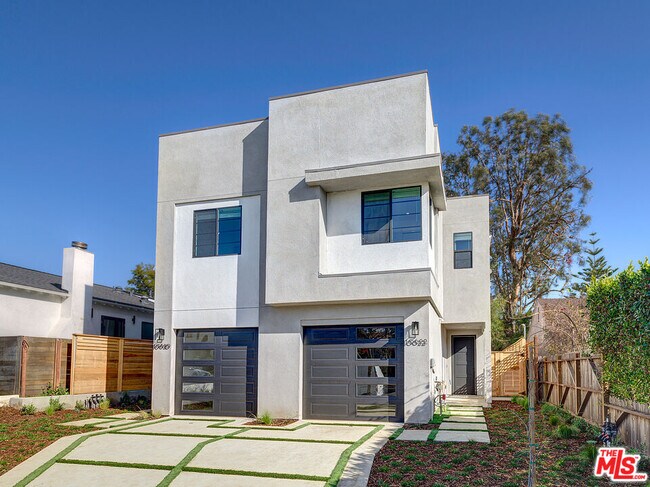 Foto del edificio - 10622 Ayres Ave