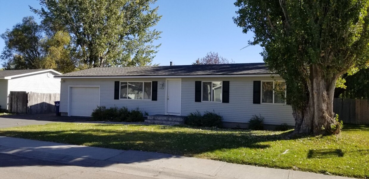 Foto principal - Adorable 3 bed, 1 bath home in Sugar City