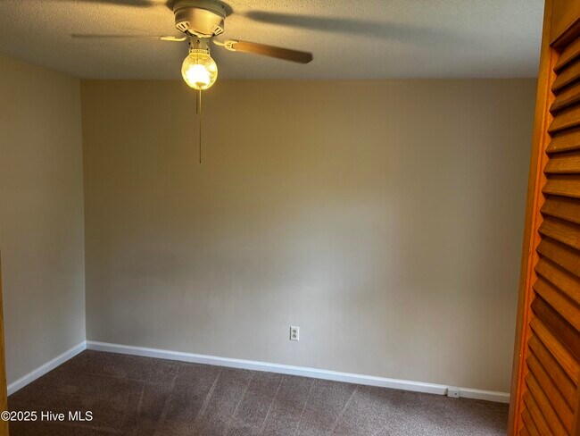 Foto del edificio - 1003 Stillwood Cir