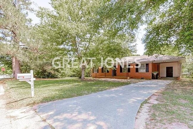 Building Photo - 142 Briardale Ave