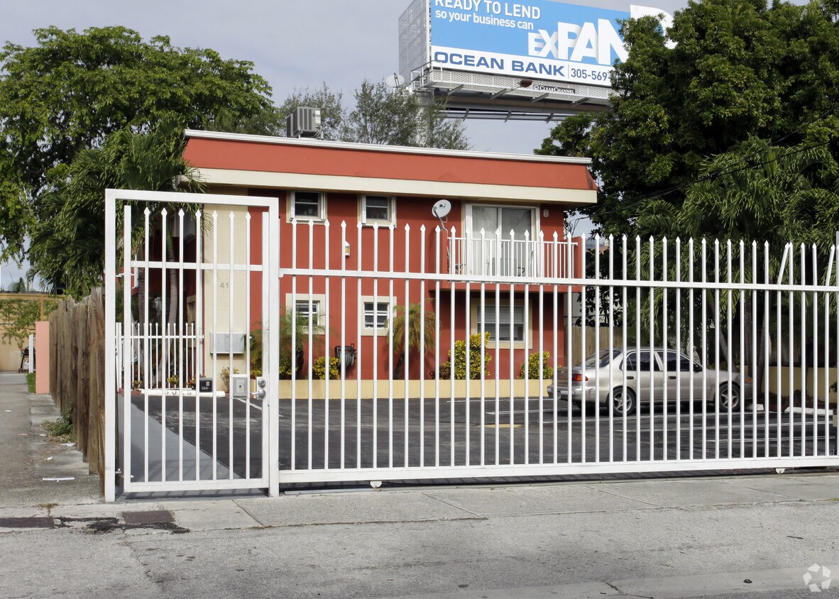 Foto del edificio - 411 SW 9th St