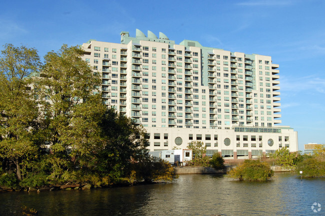 Foto del edificio - Dockside Luxury Apartments