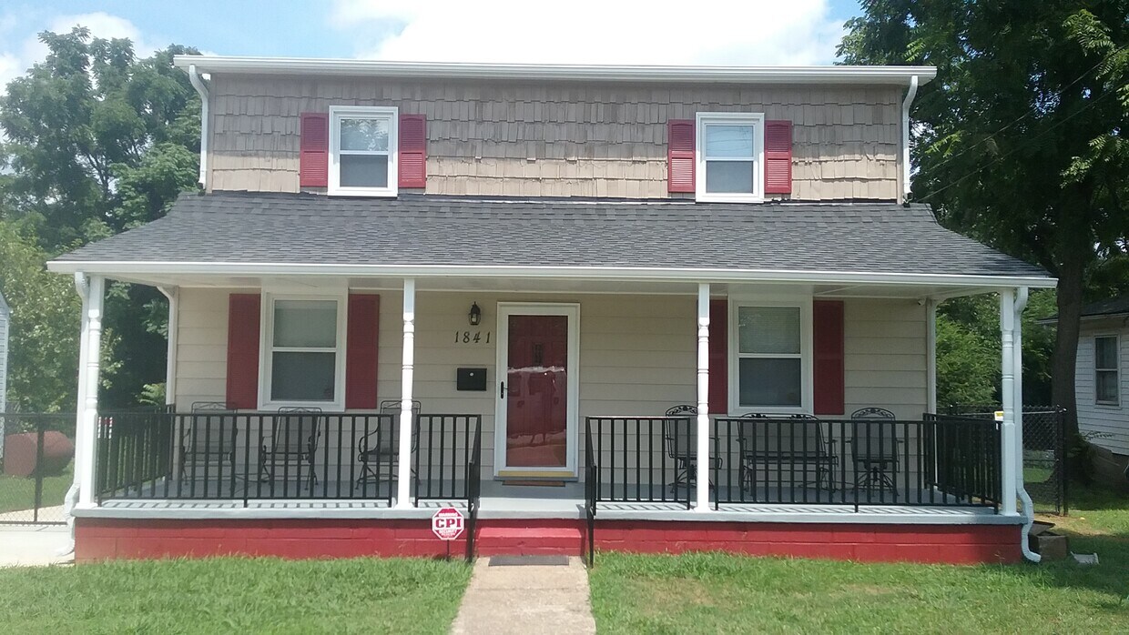 Student or Young Professional Housing age under 24 - 1841 Kentucky Ave