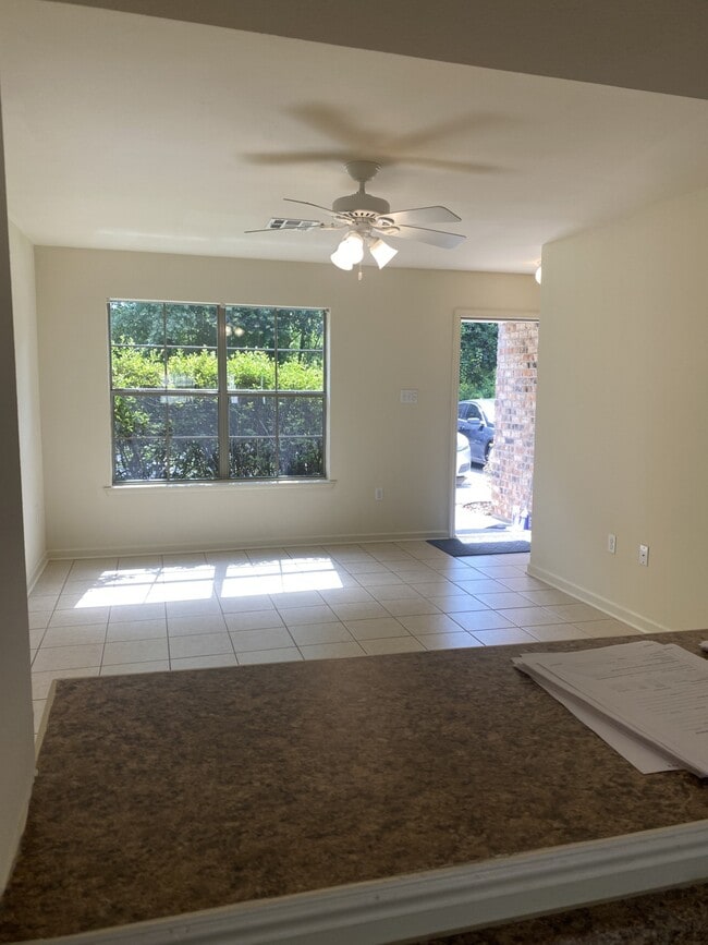 Building Photo - 43073 W Pleasant Ridge Rd