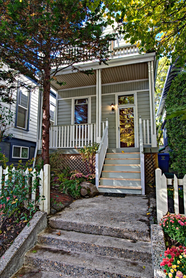 Building Photo - 3321 S Kelly Ave