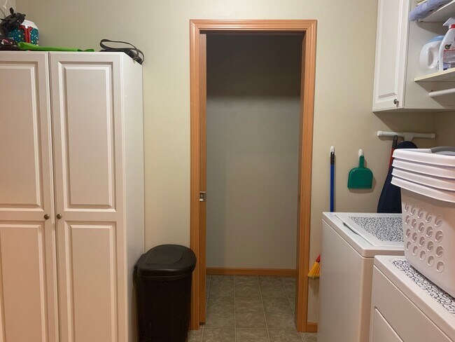 Foto del edificio - Modern and stylish 3 bedroom home in Lovely Neighborhood