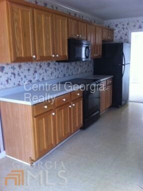 Building Photo - 3 bedroom with bonus on 5 acres