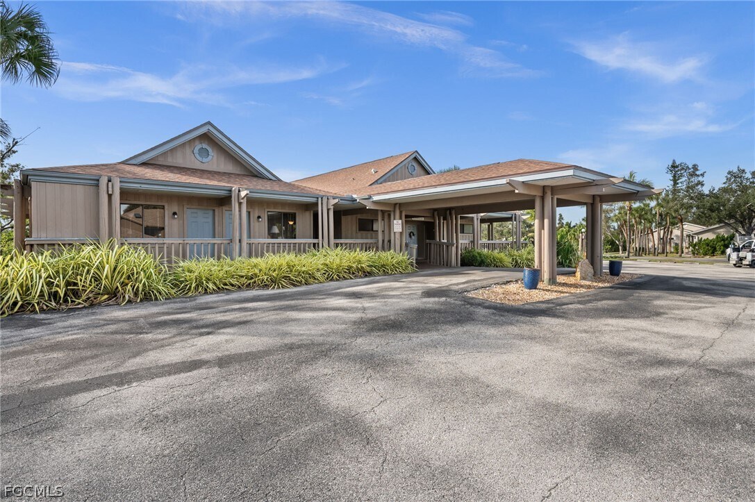Foto del edificio - 17611 Marco Island Ln