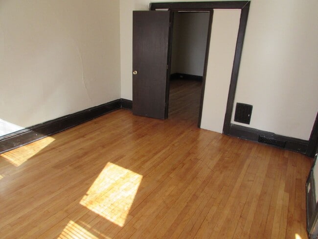 Building Photo - 1728 Van Hise Ave