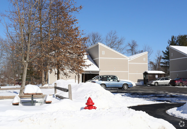 Building Photo - Peppertree Apartments