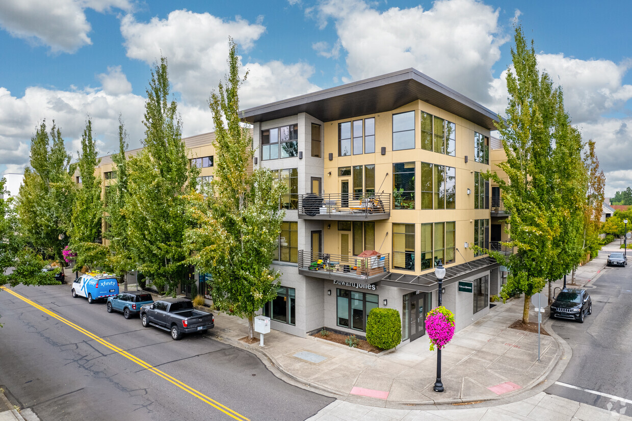 Primary Photo - Beranger Condominiums
