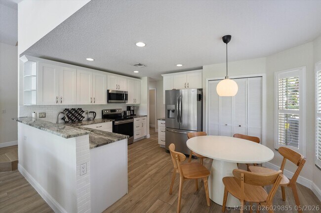 Foto del edificio - 4033 Bluff Harbor Way