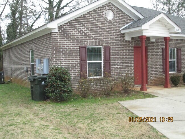 Exterior Side - 1142 District Ct