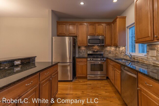 Building Photo - 2 br, 2.5 bath House - 2 Sheridan St Unit 602