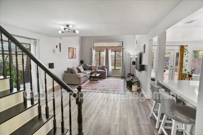 Foto del edificio - 28248 Guilford Ln