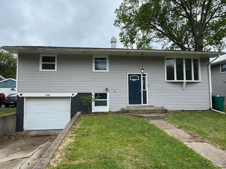 Primary Photo - 541 W 67th Ln