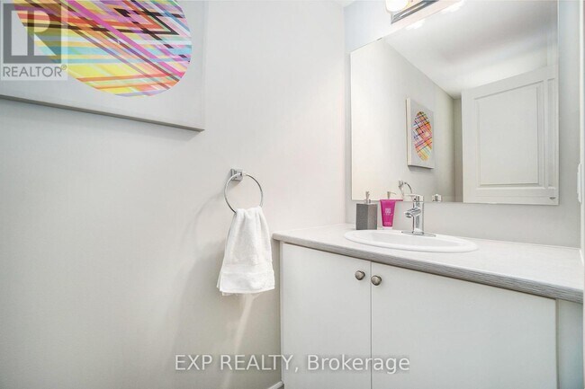 Building Photo - 83 Stockholm Private