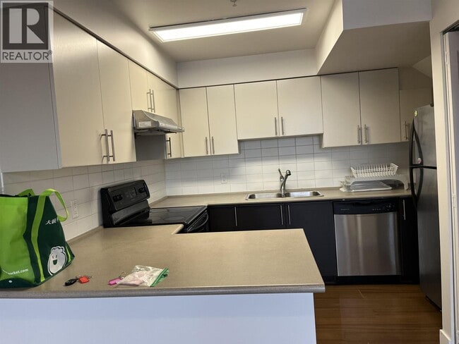 Building Photo - 5649 Kings Rd