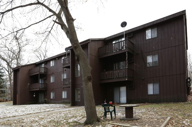 Building Photo - Woodcreek Apartments