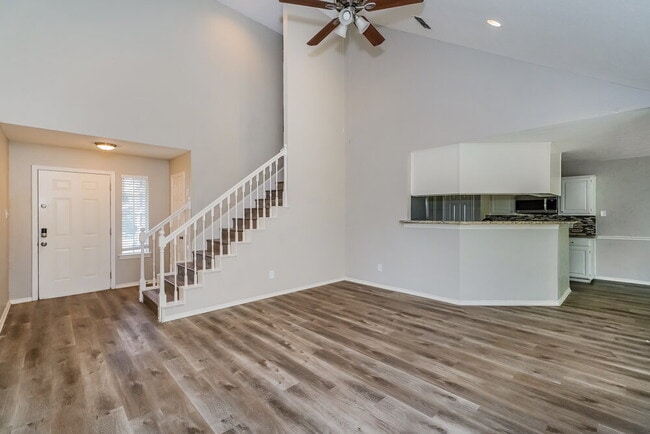 Building Photo - 5221 Tartan Cir
