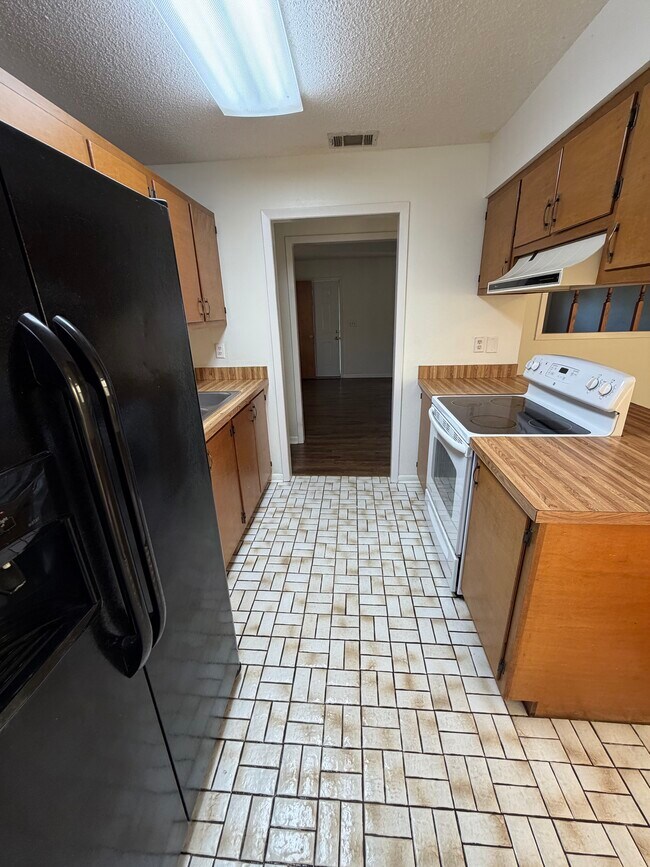 Foto del edificio - 817 Tanager Rd