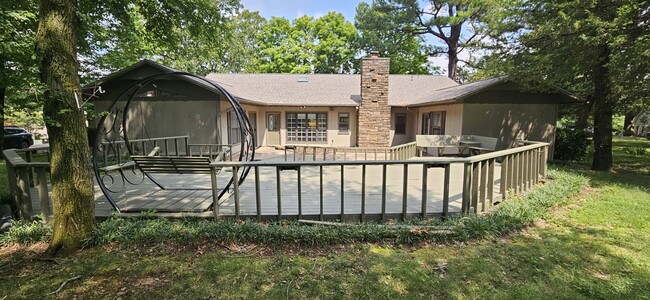 Building Photo - 1485 W Sunset Pl
