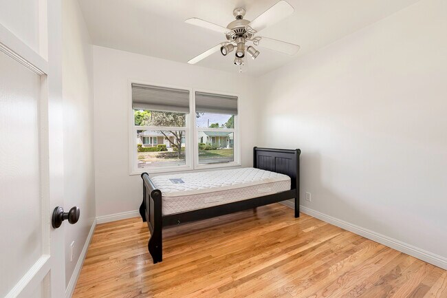 Foto del edificio - 4906 Fidler Ave