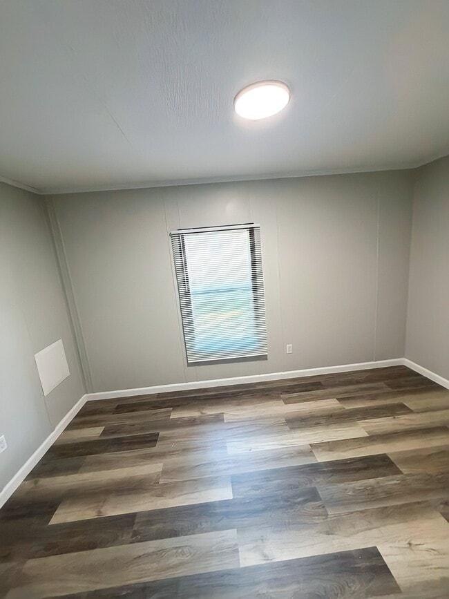 Building Photo - 13 Deerwood Park