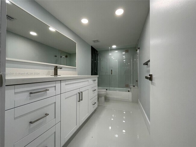 Foto del edificio - 4725 SW 62nd Ave