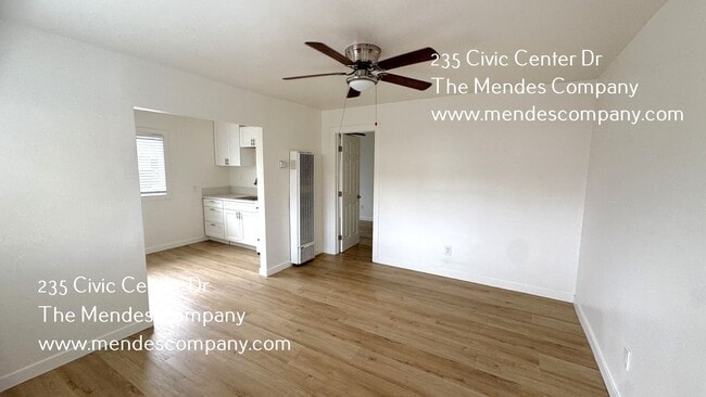 Foto del edificio - 235 Civic Center Dr.