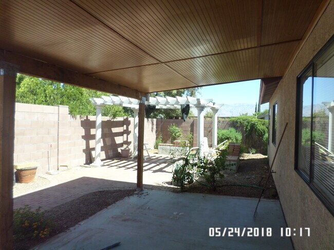 Foto del edificio - 700 S Sunfield Canyon Dr