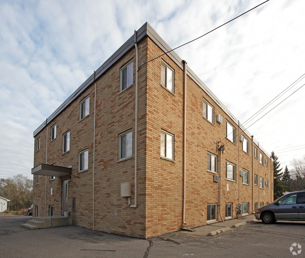Building Photo - English Manor