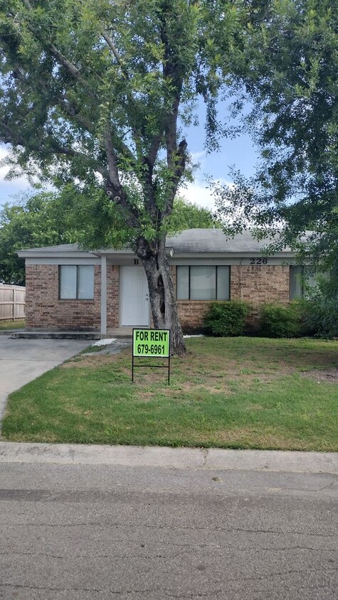 Primary Photo - 226 Redbud Ln