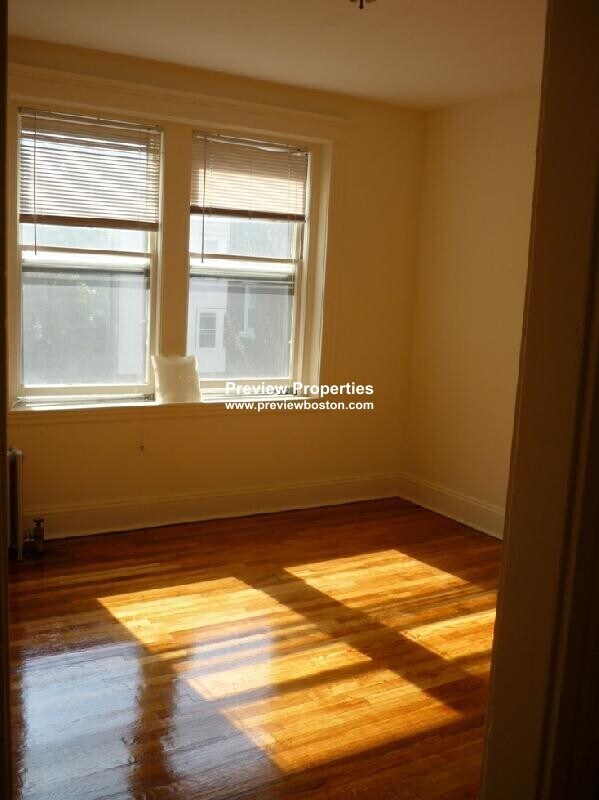 Foto del edificio - 1450 Commonwealth Ave