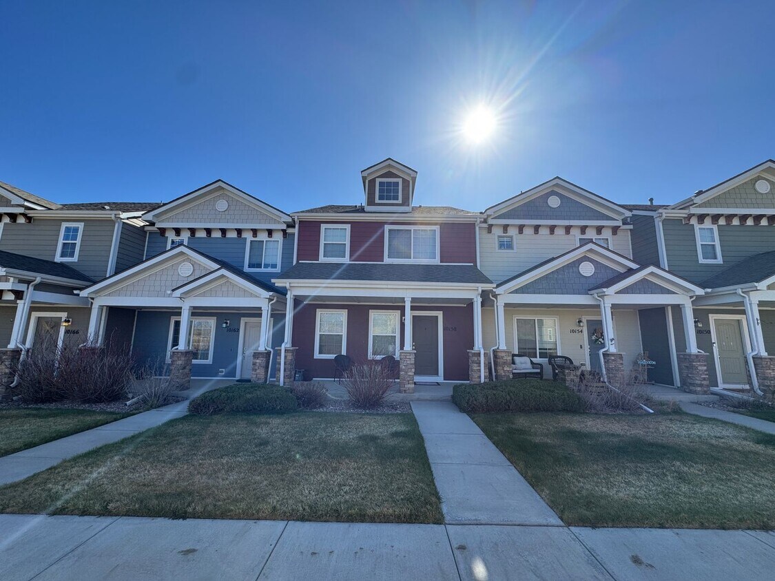Primary Photo - Spacious 3 Bed, 3 Bath Townhome with Rare ...