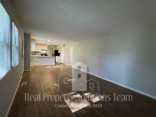 Building Photo - Renovated 4 bed in Westerville!