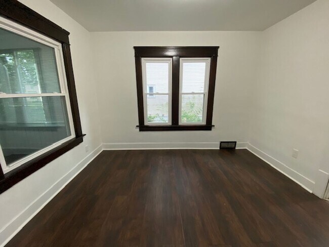 Foto del edificio - Cozy 2-Bed Single-Family in East Akron — P...