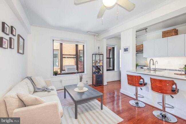 Building Photo - 2100 19th St NW