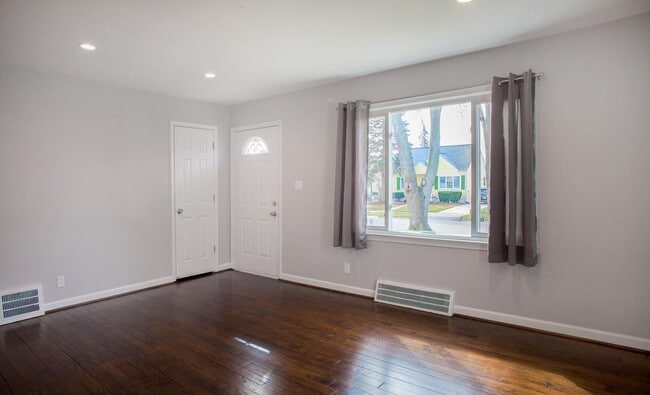Living Room - 2223 Coy St