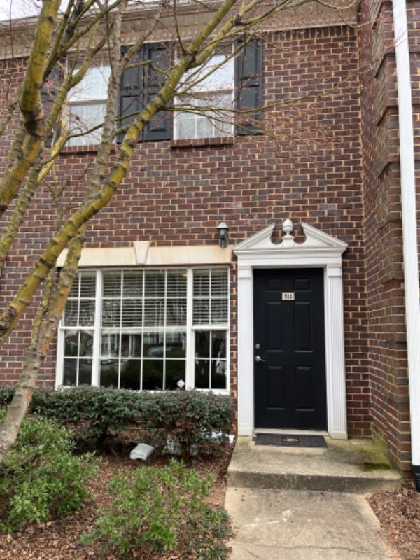 Foto principal - 101 Wood Lake Dr