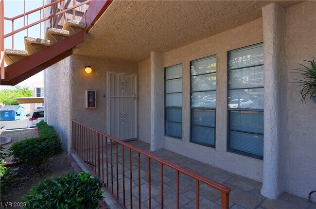 Building Photo - 3907 Cambridge St