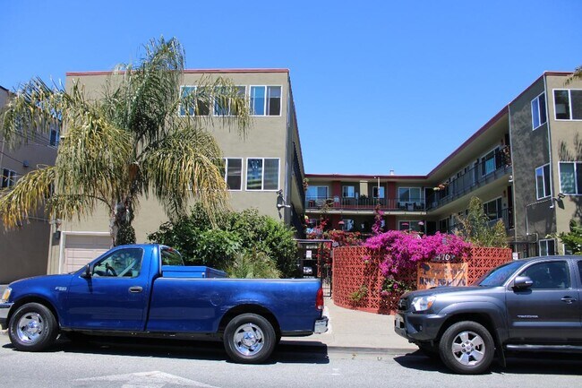 Building Photo - 470 N Idaho St