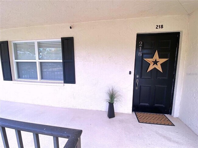 Foto del edificio - 7041 W Country Club Dr N