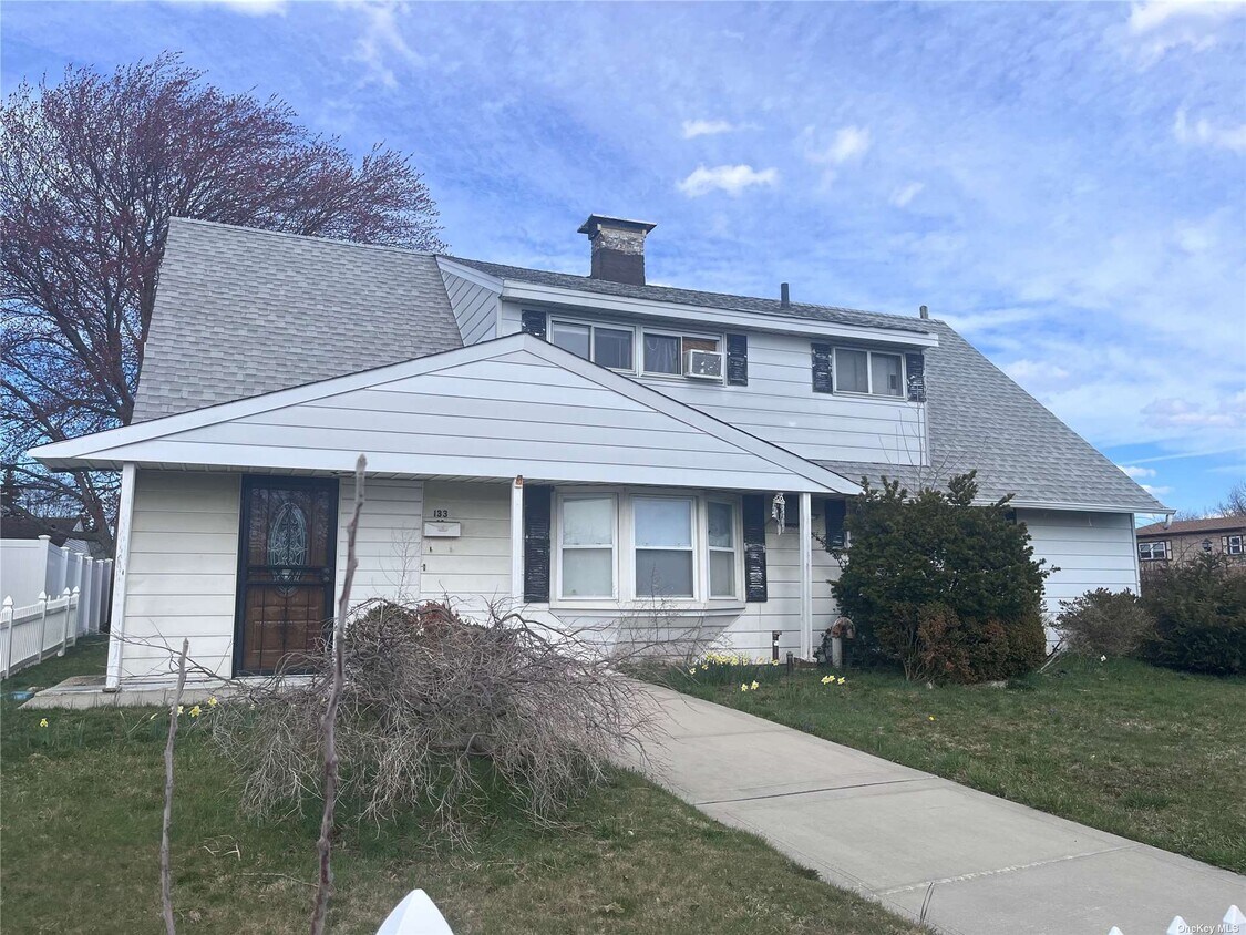 Primary Photo - 133 Abbey Ln