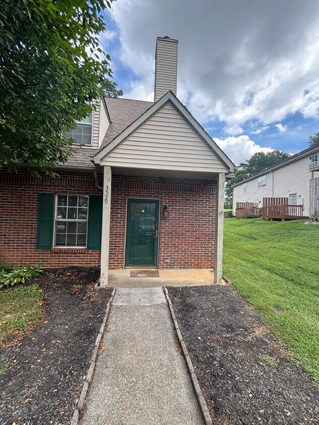 Foto principal - 3529 Crossroads Way