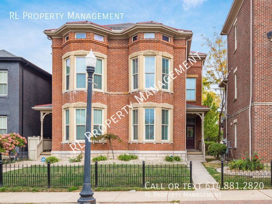 Foto principal - 2 Bedroom 2.5 Bathroom Condominium in the ...