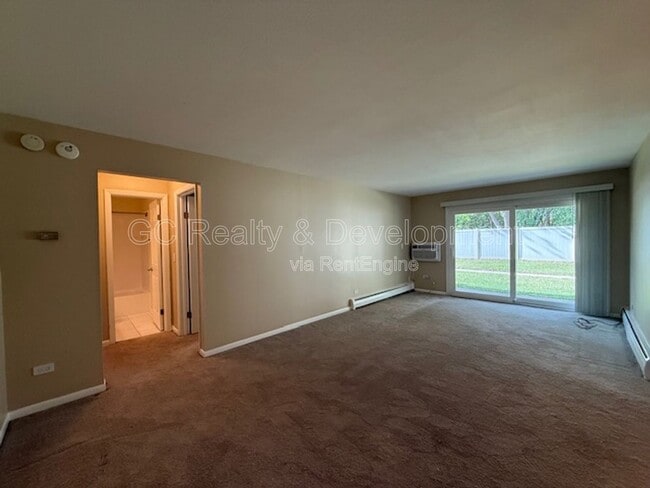 Building Photo - 268 N Carter St